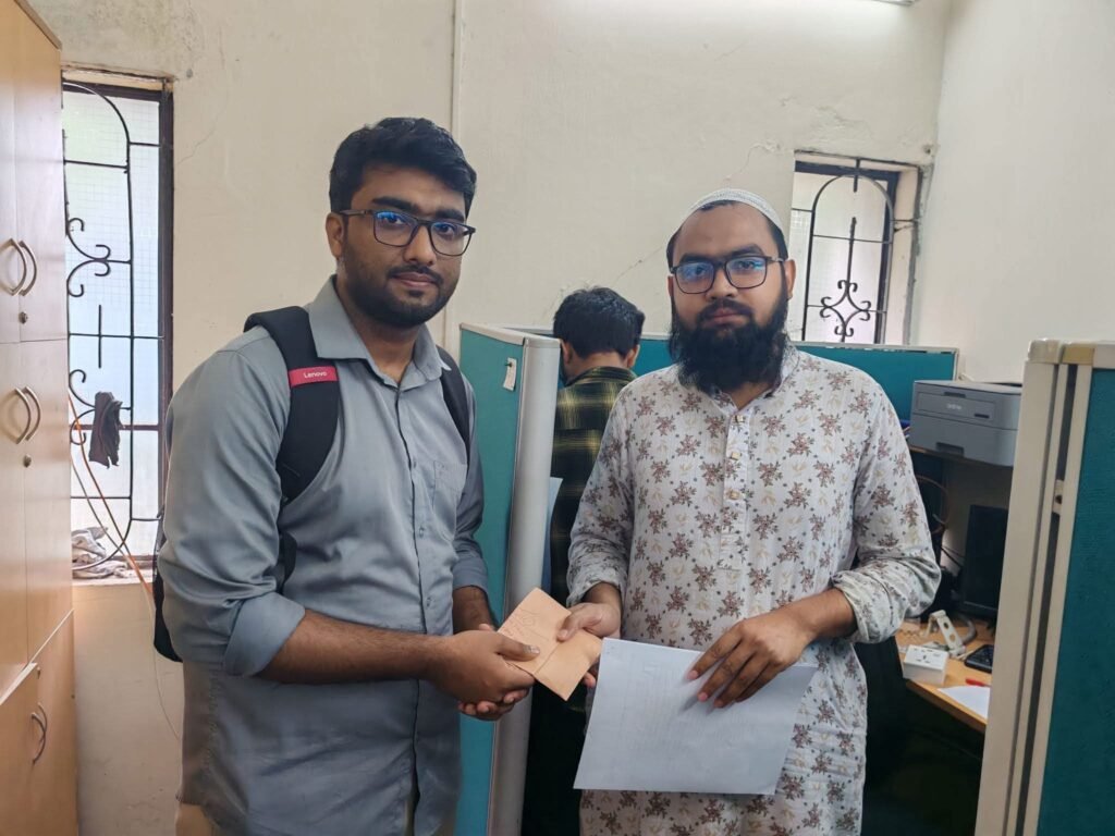 আহত শিক্ষার্থী মাহমুদুল হাসানের চিকিৎসায় আর্থিক সহায়তা প্রদান
