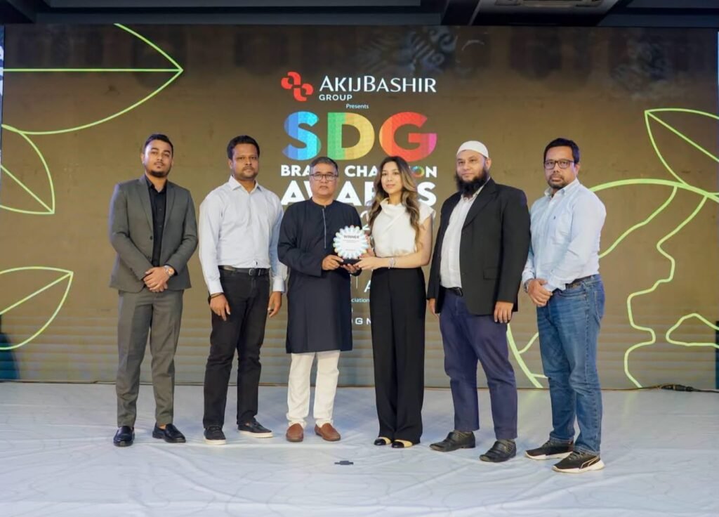 বছরের সেরা টেকসই পোশাক কারখানার স্বীকৃতি পেল এভিটেক্স ড্রেস শার্ট