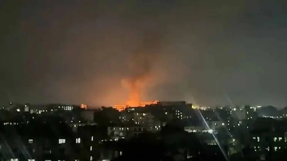 আশুলিয়ায় পোশাক কারখানায় বয়লার বিস্ফোরণে আগুন
