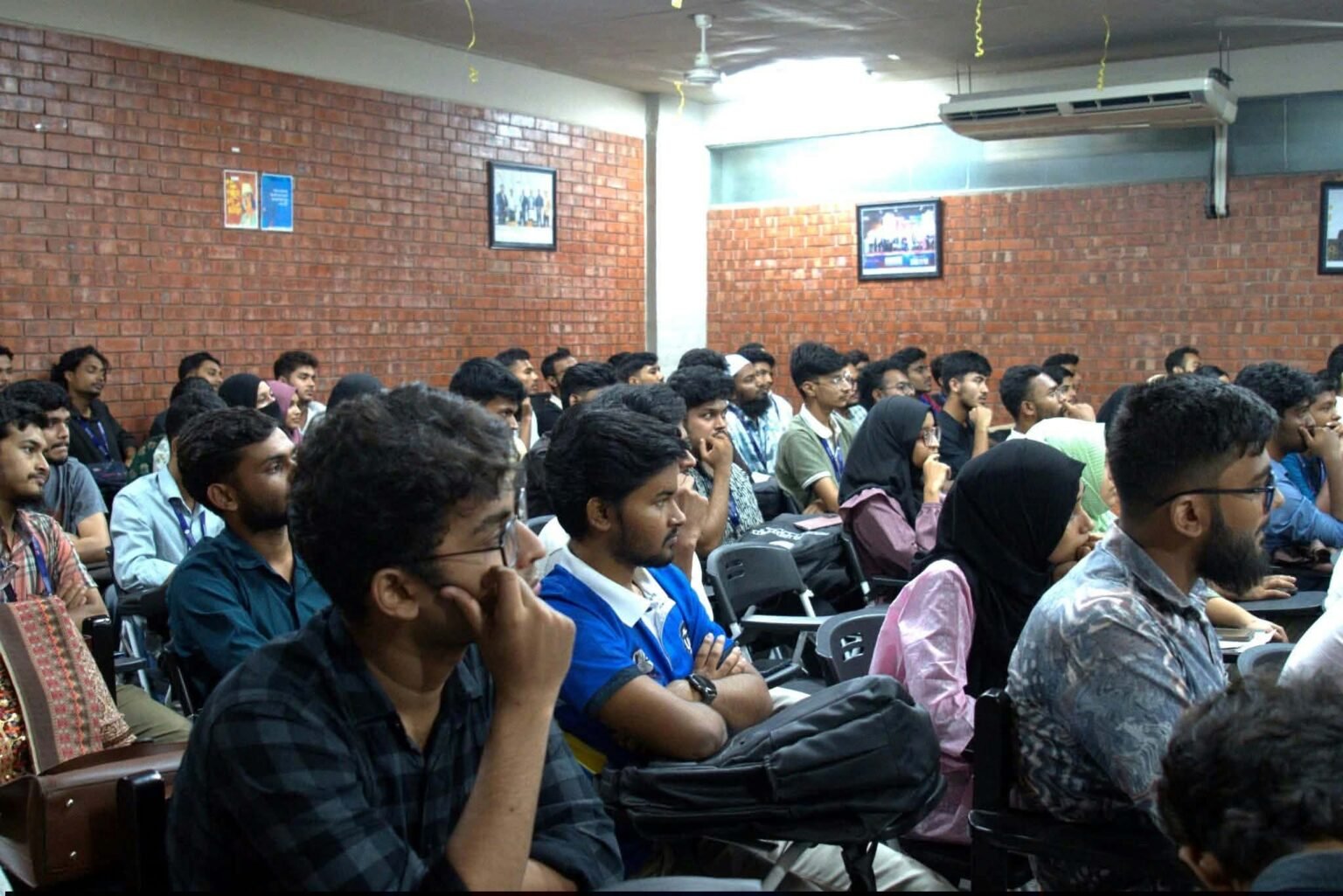 ‘মাস্টারিং দ্য আর্ট অব প্রেজেন্টেশন’ শীর্ষক সেমিনার অনুষ্ঠিত